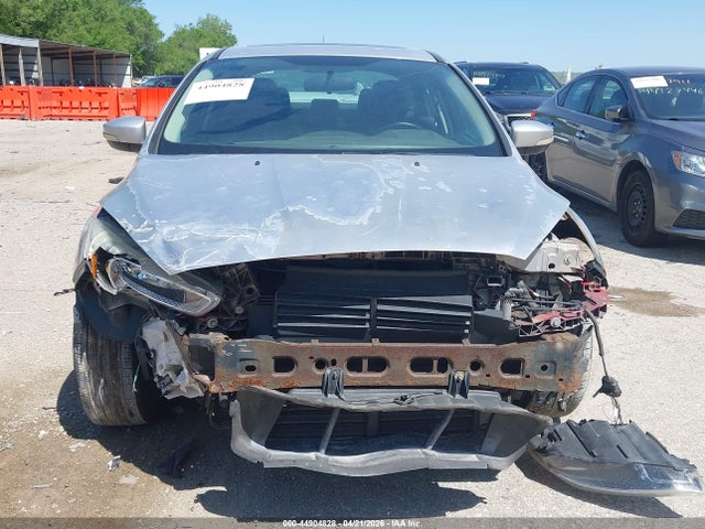 Aukcja sprzedaży 2015 Ford Focus Se, vin: 1FADP3F28FL334264, numer aukcji: 44904828