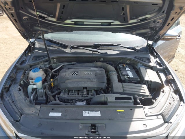 44904902 :رقم المزاد ، 1VWDT7A3XHC084488 vin ، 2017 Volkswagen Passat 1.8t R-line مزاد بيع
