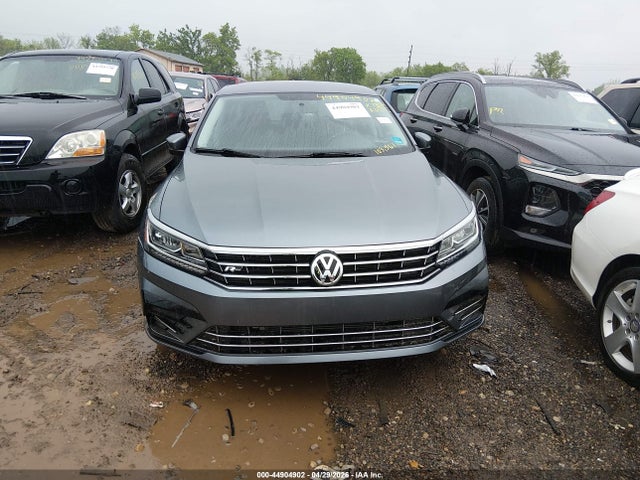 44904902 :رقم المزاد ، 1VWDT7A3XHC084488 vin ، 2017 Volkswagen Passat 1.8t R-line مزاد بيع