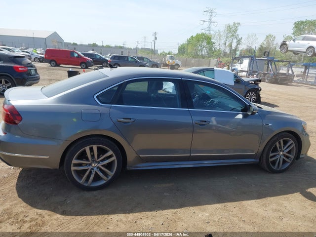 44904902 :رقم المزاد ، 1VWDT7A3XHC084488 vin ، 2017 Volkswagen Passat 1.8t R-line مزاد بيع