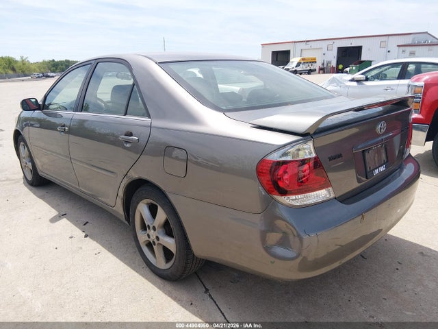 44904950 :رقم المزاد ، JTDBA32K550025537 vin ، 2005 Toyota Camry Se V6 مزاد بيع