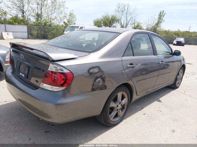 44904950 :رقم المزاد ، JTDBA32K550025537 vin ، 2005 Toyota Camry Se V6 مزاد بيع