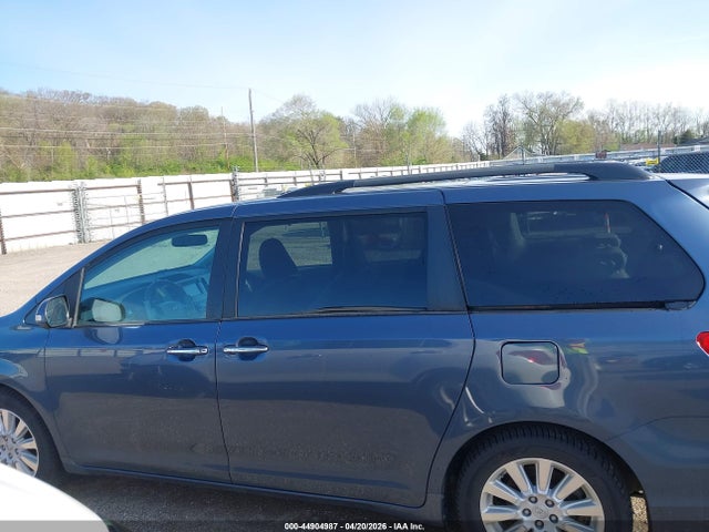 5TDDK3DC8ES081738 Toyota Sienna Limited 7 Passenger