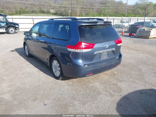 5TDDK3DC8ES081738 Toyota Sienna Limited 7 Passenger