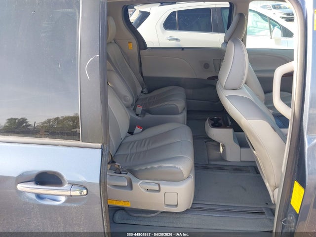 5TDDK3DC8ES081738 Toyota Sienna Limited 7 Passenger