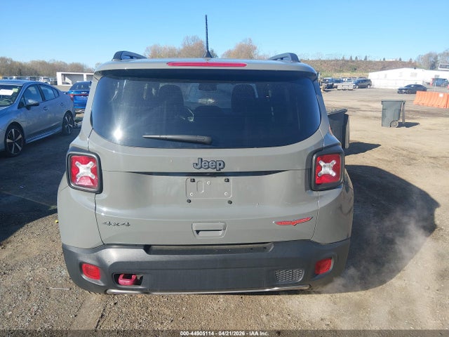 44905114 :رقم المزاد ، ZACNJDC19MPM25793 vin ، 2021 Jeep Renegade Trailhawk 4x4 مزاد بيع