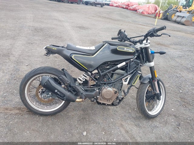 Husqvarna Svartpilen 401 2018 VBKUNJ402JM235317 Image 11