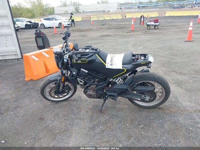 Husqvarna Svartpilen 401 2018 VBKUNJ402JM235317 Image 12