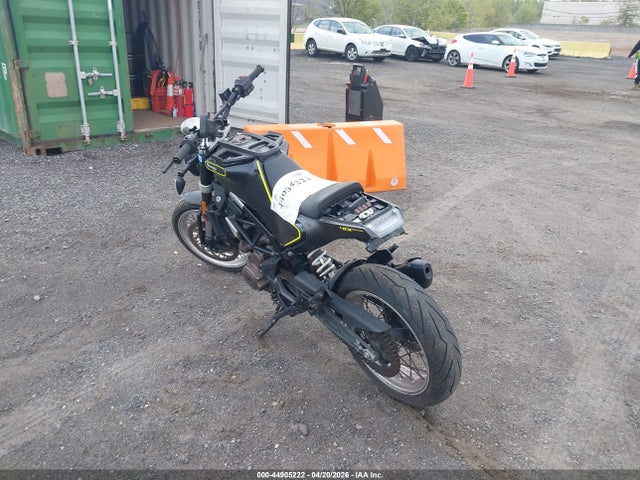 Husqvarna Svartpilen 401 2018 VBKUNJ402JM235317 Image 3