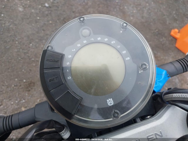 Husqvarna Svartpilen 401 2018 VBKUNJ402JM235317 Image 7