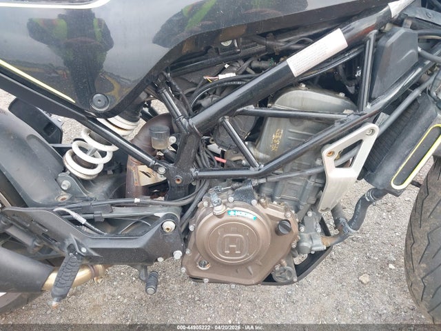 Husqvarna Svartpilen 401 2018 VBKUNJ402JM235317 Image 8