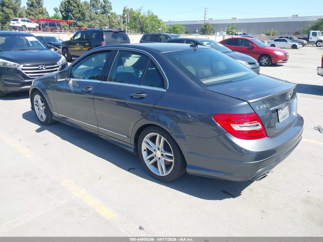 44905246 :رقم المزاد ، WDDGF4HB7DA843208 vin ، 2013 Mercedes-benz C 250 Sport مزاد بيع