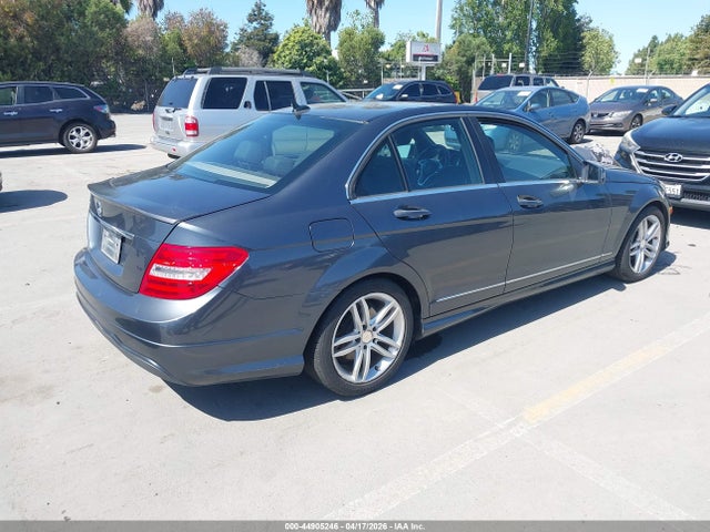 44905246 :رقم المزاد ، WDDGF4HB7DA843208 vin ، 2013 Mercedes-benz C 250 Sport مزاد بيع