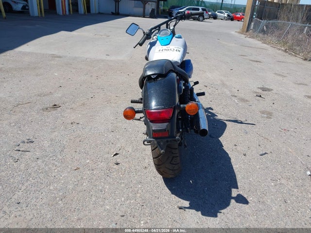 JH2RC537XFK500143 Honda Vt750 C2b