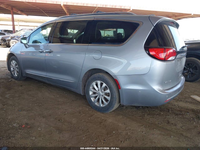 Продажа на аукционе авто 2018 Chrysler Pacifica Touring L, vin: 2C4RC1BG9JR262878, номер лота: 44905344