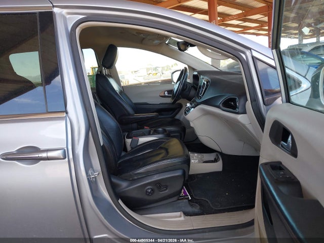 Продажа на аукционе авто 2018 Chrysler Pacifica Touring L, vin: 2C4RC1BG9JR262878, номер лота: 44905344