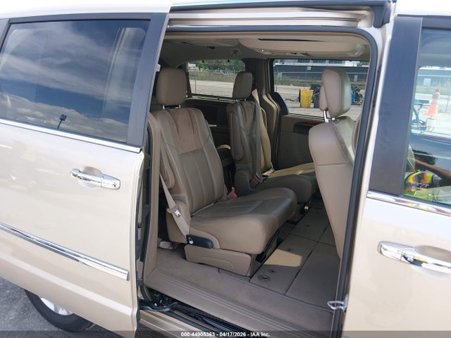 2015 Chrysler Town & Country Limited Platinum მანქანა იყიდება აუქციონზე, vin: 2C4RC1GG2FR711026, აუქციონის ნომერი: 44905363