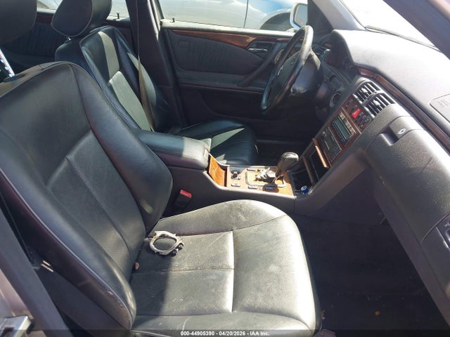 Aukcja sprzedaży 2001 Mercedes-benz E 430 4m, vin: WDBJF83J01X058347, numer aukcji: 44905390