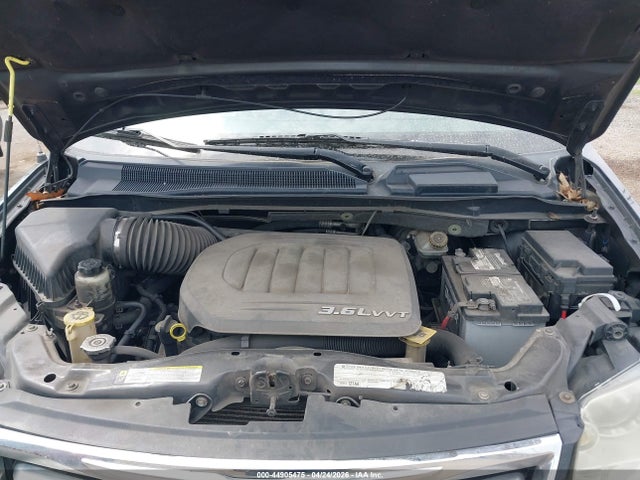 2011 Chrysler Town & Country Touring-l მანქანა იყიდება აუქციონზე, vin: 2A4RR8DG4BR630755, აუქციონის ნომერი: 44905475