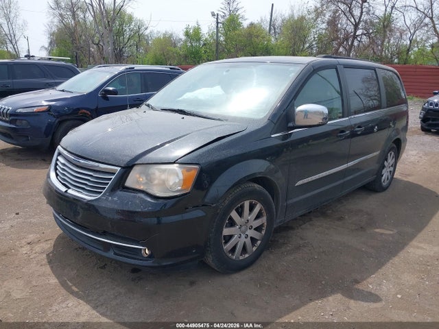 2011 Chrysler Town & Country Touring-l მანქანა იყიდება აუქციონზე, vin: 2A4RR8DG4BR630755, აუქციონის ნომერი: 44905475