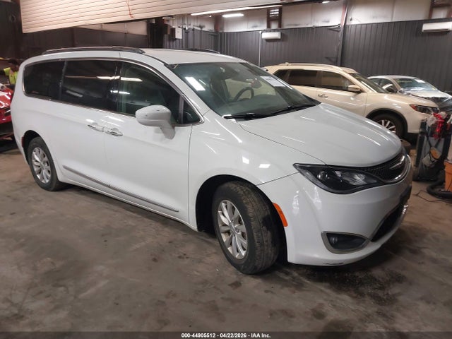 Продаж на аукціоні авто 2018 Chrysler Pacifica Touring L, vin: 2C4RC1BG3JR276209, номер лоту: 44905512