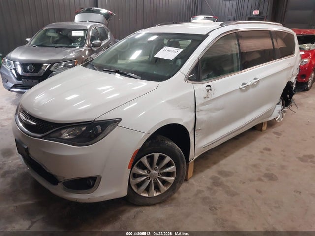 Продаж на аукціоні авто 2018 Chrysler Pacifica Touring L, vin: 2C4RC1BG3JR276209, номер лоту: 44905512