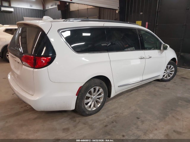 Продаж на аукціоні авто 2018 Chrysler Pacifica Touring L, vin: 2C4RC1BG3JR276209, номер лоту: 44905512