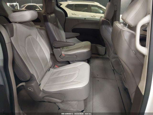 Auction sale of the 2018 Chrysler Pacifica Touring L, vin: 2C4RC1BG3JR276209, lot number: 44905512