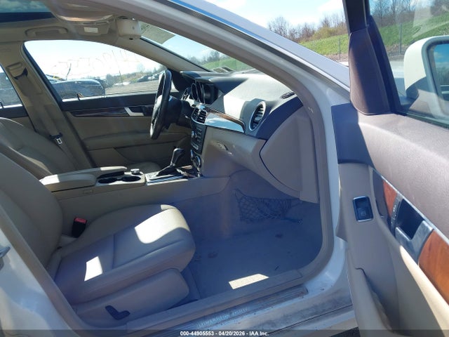Продаж на аукціоні авто 2014 Mercedes-benz C 300 Luxury 4matic, vin: WDDGF8AB2EA942991, номер лоту: 44905553