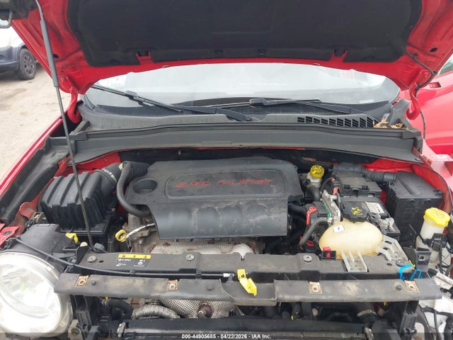 44905685 :رقم المزاد ، ZACCJBBT6GPC52885 vin ، 2016 Jeep Renegade Latitude مزاد بيع
