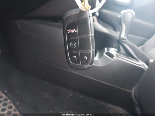 44905685 :رقم المزاد ، ZACCJBBT6GPC52885 vin ، 2016 Jeep Renegade Latitude مزاد بيع