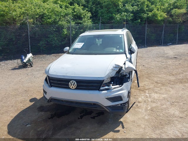2018 Volkswagen Tiguan 2.0t Se/2.0t Sel მანქანა იყიდება აუქციონზე, vin: 3VV2B7AX0JM051554, აუქციონის ნომერი: 44905759