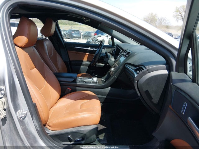 44905764 :رقم المزاد ، 3FA6P0D90LR128070 vin ، 2020 Ford Fusion Titanium مزاد بيع