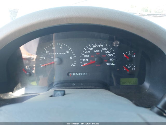 44906031 :رقم المزاد ، 1FTPX12545NA72998 vin ، 2005 Ford F-150 Lariat/xl/xlt مزاد بيع
