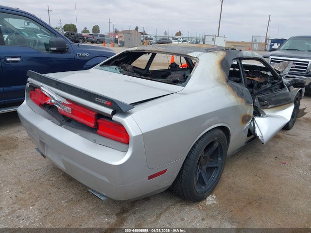 2010 Dodge Challenger Srt8 მანქანა იყიდება აუქციონზე, vin: 2B3CJ7DW7AH279348, აუქციონის ნომერი: 44906085