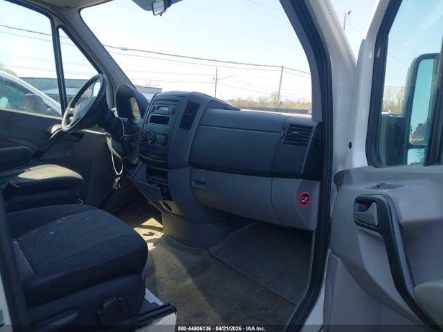 44906136 :رقم المزاد ، WD3PE8CC5C5719511 vin ، 2012 Mercedes-benz Sprinter 2500 High Roof مزاد بيع