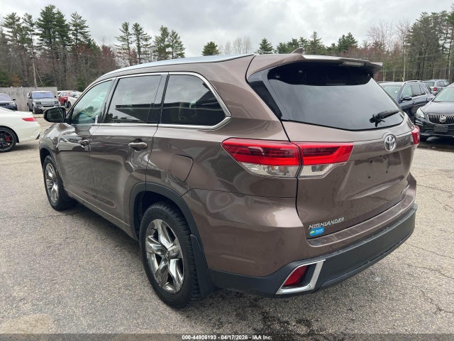 2018 TOYOTA HIGHLANDER 5TDDZRFH9JS862155 Photo 2