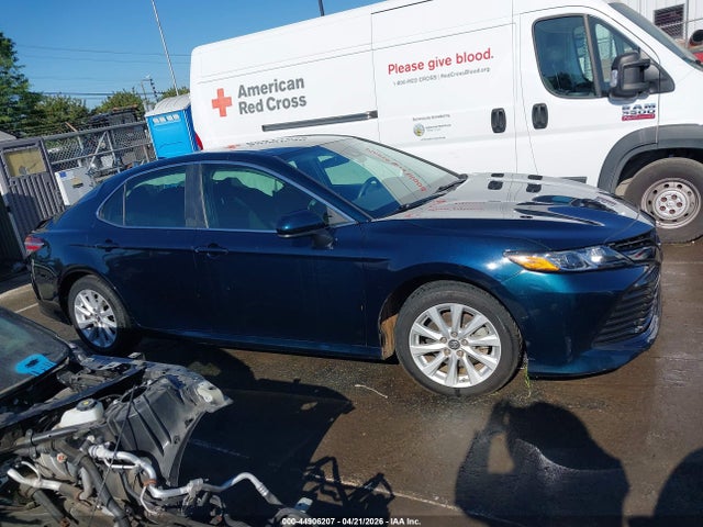 2019 Toyota Camry Le მანქანა იყიდება აუქციონზე, vin: 4T1B11HK1KU233409, აუქციონის ნომერი: 44906207