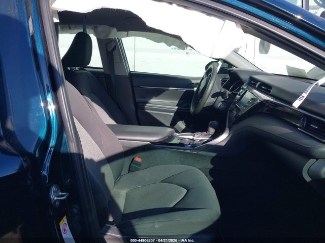 2019 Toyota Camry Le მანქანა იყიდება აუქციონზე, vin: 4T1B11HK1KU233409, აუქციონის ნომერი: 44906207