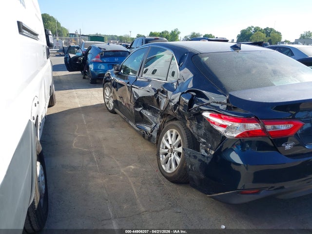 2019 Toyota Camry Le მანქანა იყიდება აუქციონზე, vin: 4T1B11HK1KU233409, აუქციონის ნომერი: 44906207