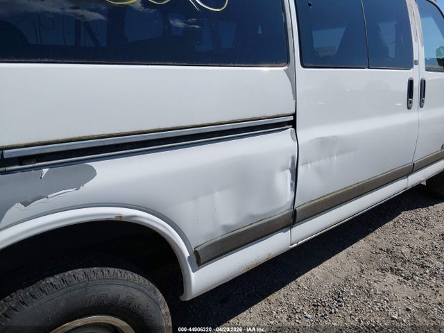 2001 Chevrolet Express მანქანა იყიდება აუქციონზე, vin: 1GAHG39R511203925, აუქციონის ნომერი: 44906320
