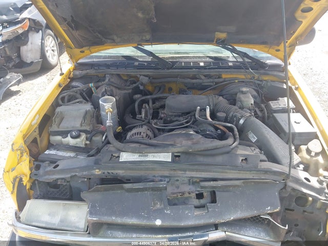 44906378 :رقم المزاد ، 1GCDT13X83K103697 vin ، 2003 Chevrolet S-10 Ls مزاد بيع