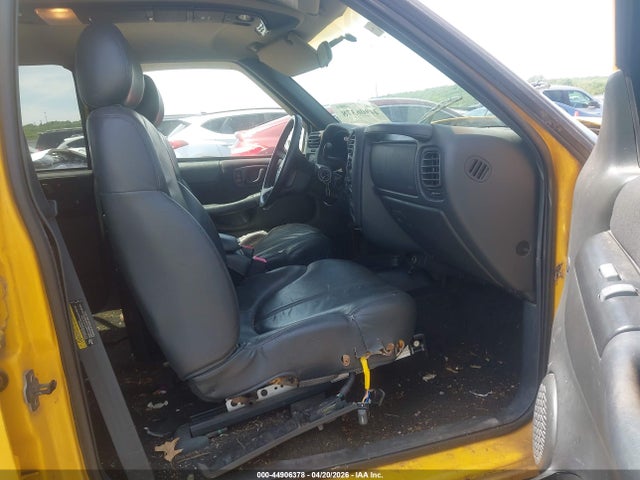 44906378 :رقم المزاد ، 1GCDT13X83K103697 vin ، 2003 Chevrolet S-10 Ls مزاد بيع