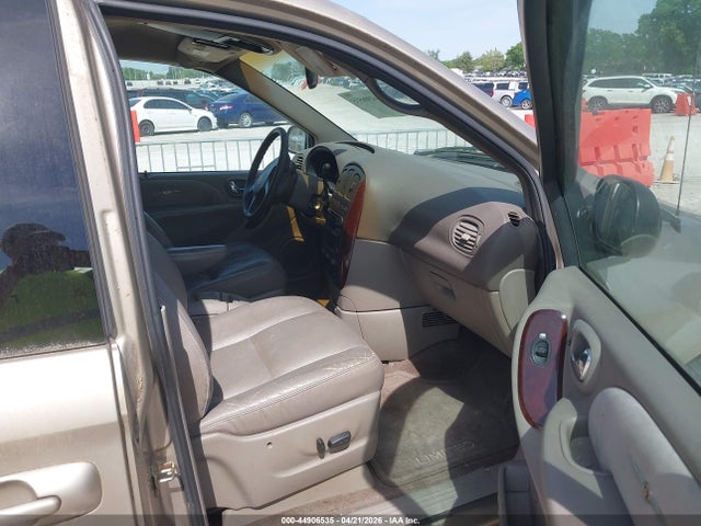 Продажа на аукционе авто 2002 Chrysler Town & Country Limited, vin: 2C8GP64LX2R767492, номер лота: 44906535