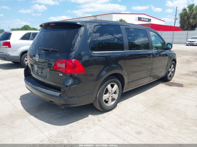 44906537 :رقم المزاد ، 2V4RW3DG7BR642681 vin ، 2011 Volkswagen Routan Se مزاد بيع