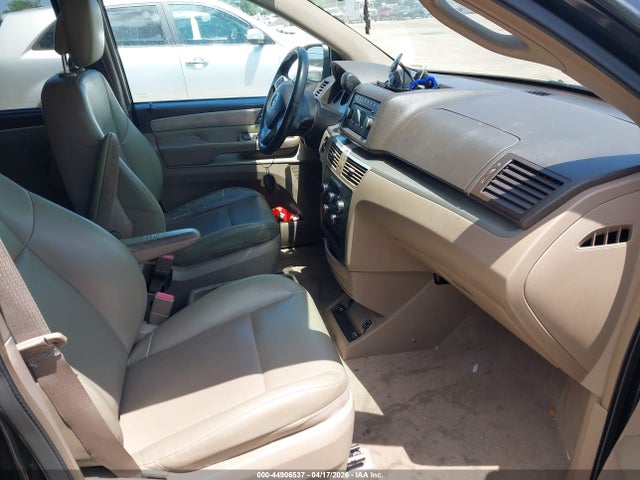 44906537 :رقم المزاد ، 2V4RW3DG7BR642681 vin ، 2011 Volkswagen Routan Se مزاد بيع