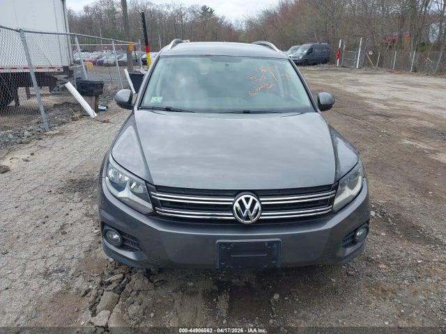 2014 Volkswagen Tiguan Se მანქანა იყიდება აუქციონზე, vin: WVGBV3AX7EW557446, აუქციონის ნომერი: 44906562