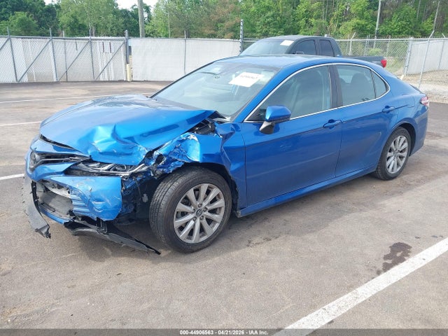Продажа на аукционе авто 2020 Toyota Camry Le, vin: 4T1C11AKXLU328129, номер лота: 44906563
