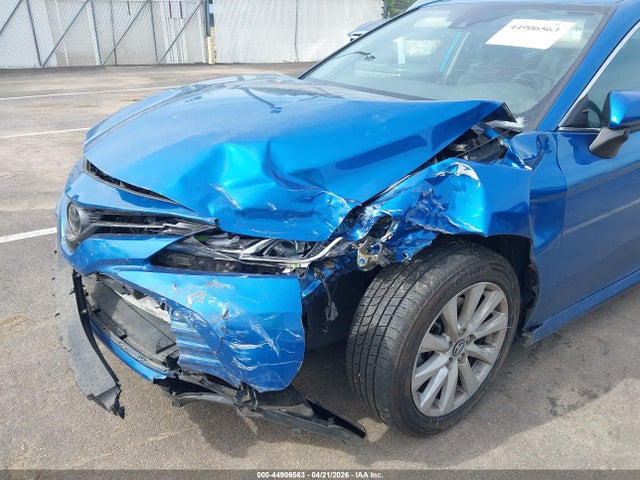 Продажа на аукционе авто 2020 Toyota Camry Le, vin: 4T1C11AKXLU328129, номер лота: 44906563