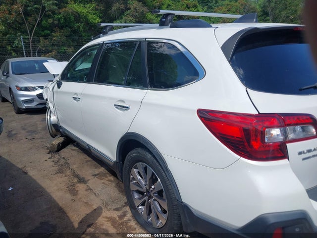 44906583 :رقم المزاد ، 4S4BSETC6J3236086 vin ، 2018 Subaru Outback 3.6r Touring مزاد بيع